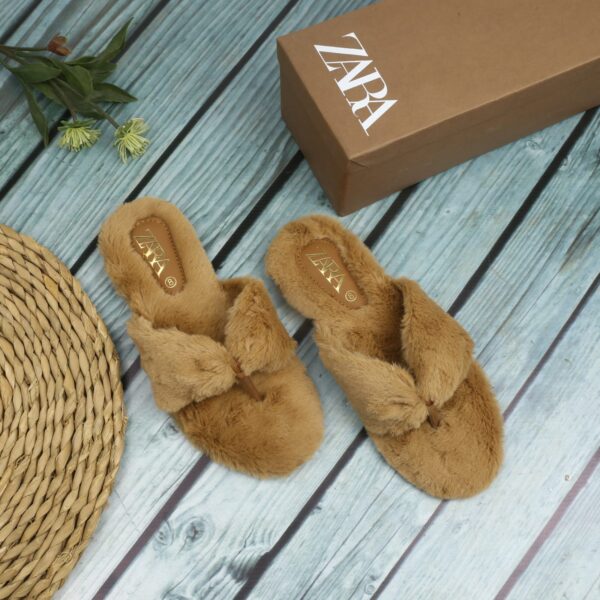 High-Quality Fur Slides Stylish and Comfortable flip-flops - PP0087