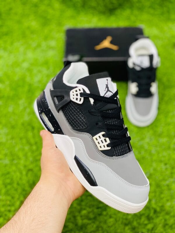 Jordan Retro 4 Sneakers - Black White - PP00204